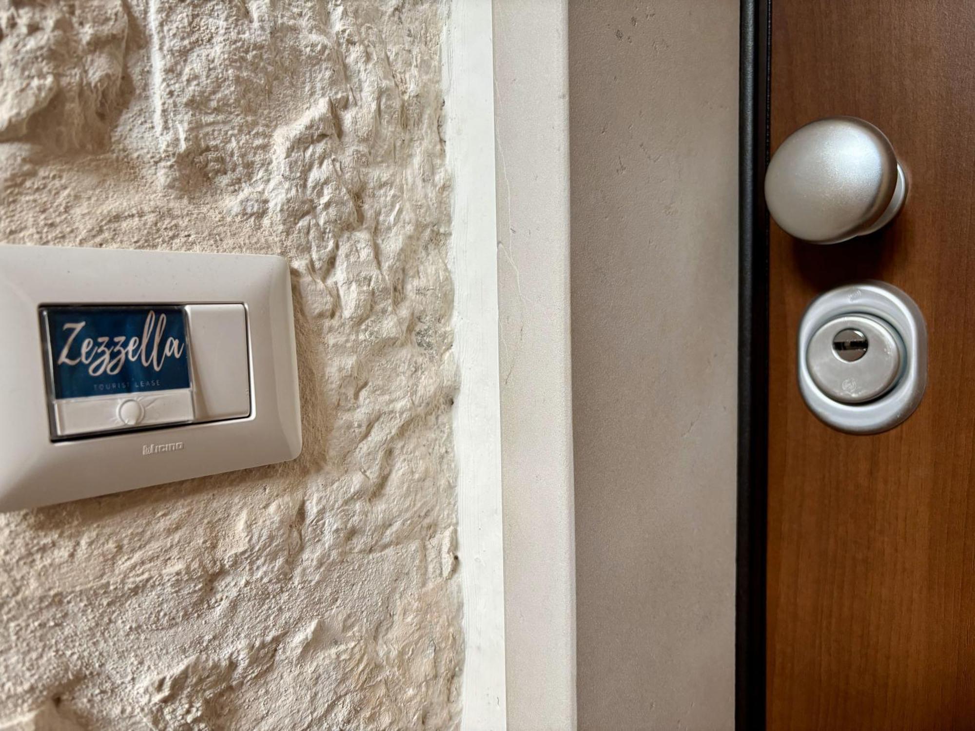 Zezzella By In Puglia Service Locorotondo Exterior foto